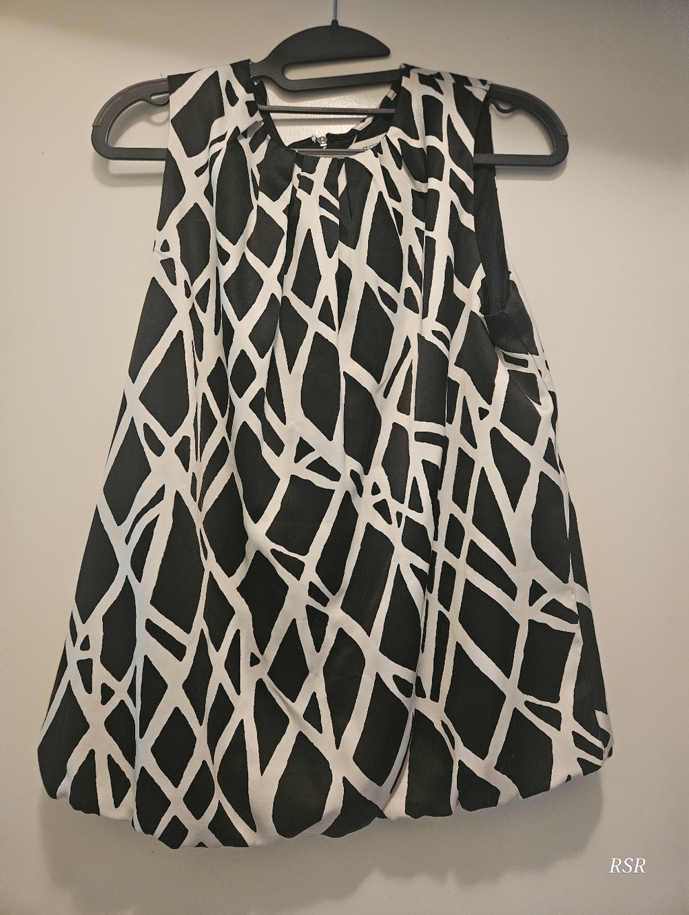 Black & White Geometric Sleeveless Top